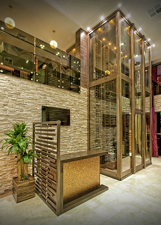 Adega vertical do Swadisht